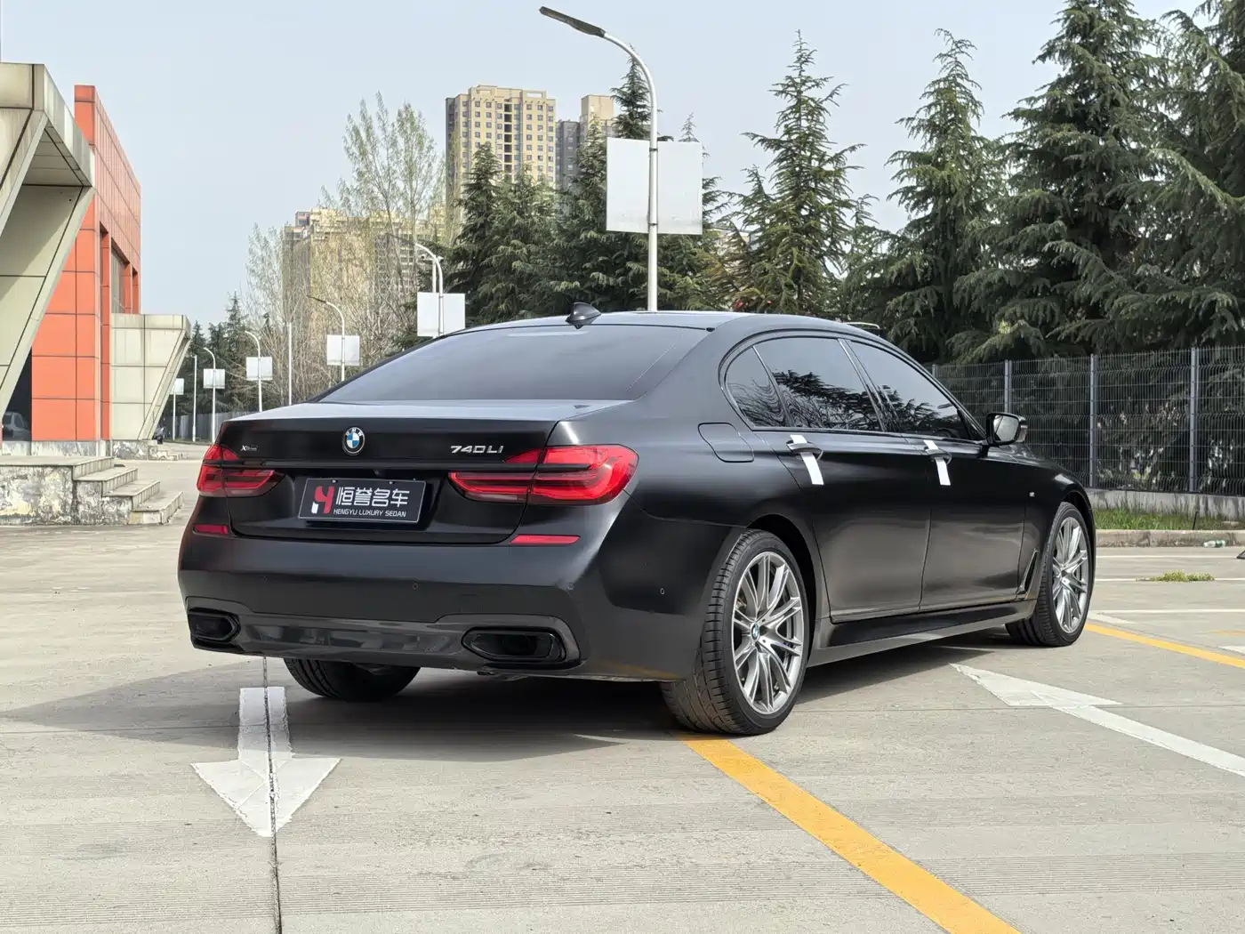 BMW 7 Series 2018 740Li xDrive Luxury M Sport Package Black Flame Edition фото 28