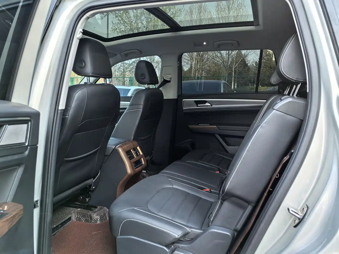 Volkswagen Teramont 2019 380TSI 4WD Luxury Edition China VI фото 11