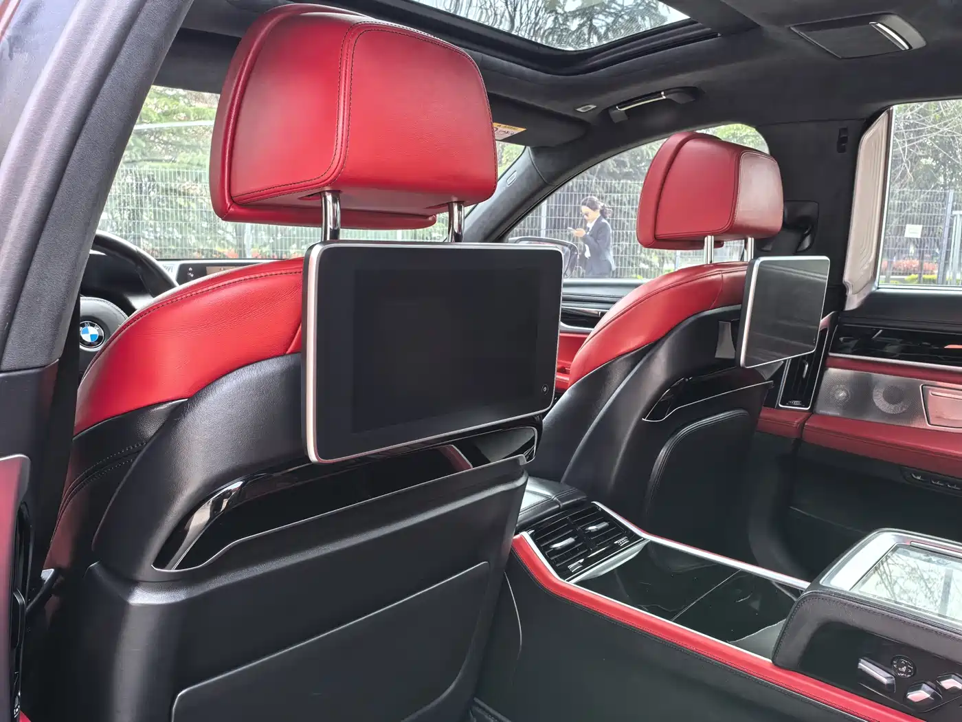 BMW 7 Series 2018 740Li xDrive Luxury M Sport Package Black Flame Edition фото 19