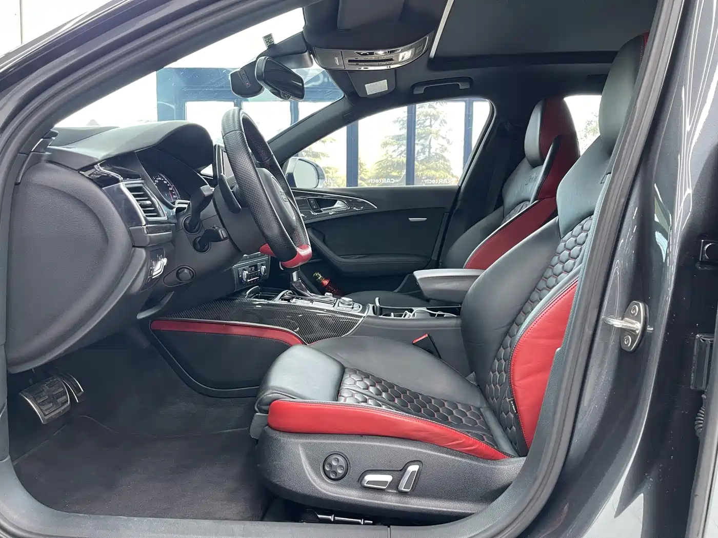 Audi RS 6 2016 RS 6 4.0T Avant фото 18