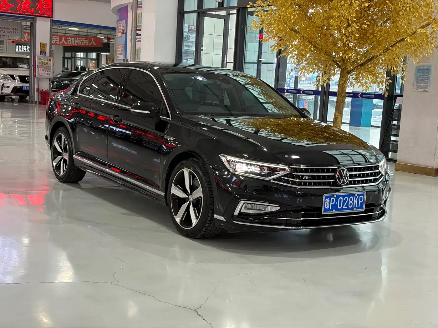 Volkswagen Magotan 2023 Model 2 Million Commemorative Edition 330TSI DSG Luxury фото 3