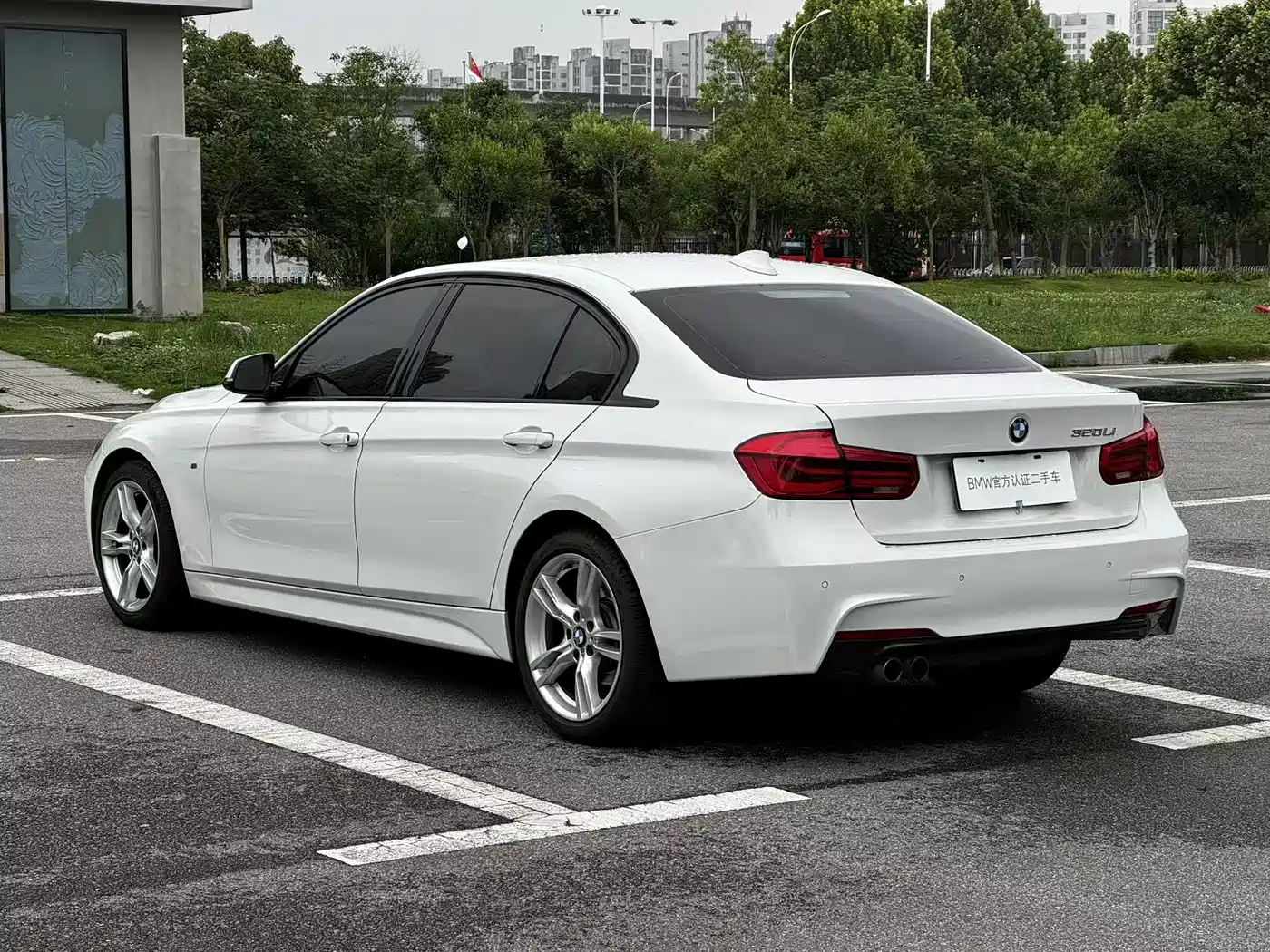 BMW 3 Series 2017 320Li M Sport фото 9
