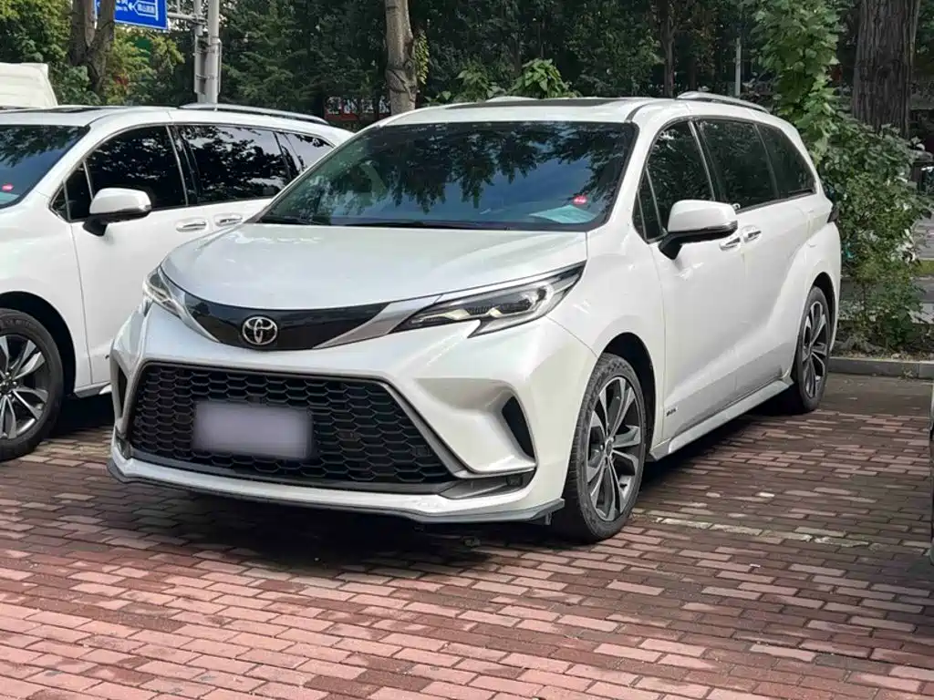 Toyota Granvia 2024 — пригон из Китая