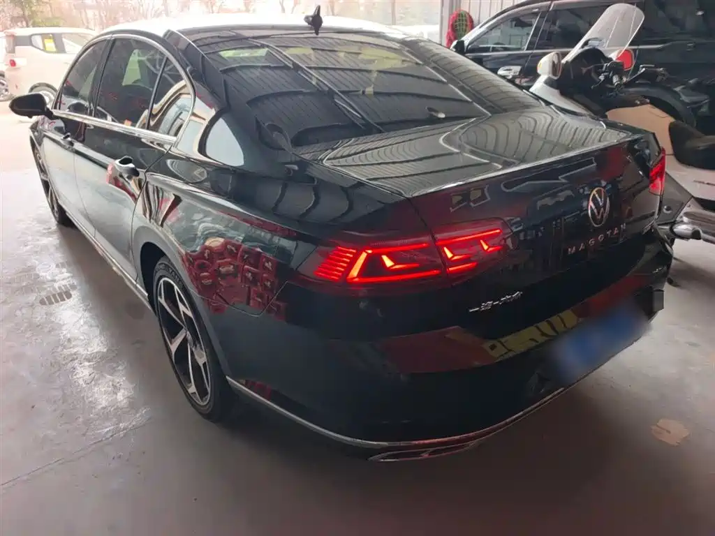 Volkswagen Magotan 2023 2 Million Units Anniversary Edition 330TSI DSG Leading Type фото 23