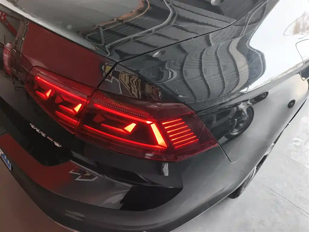 Volkswagen Magotan 2023 2 Million Units Anniversary Edition 330TSI DSG Leading Type фото 24