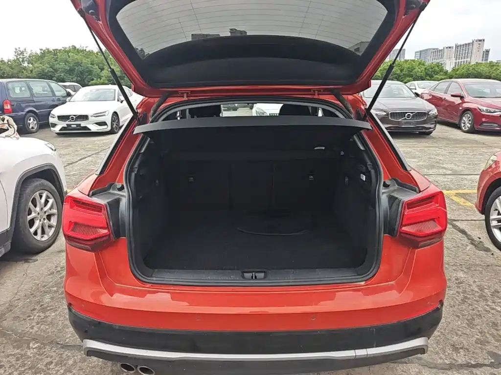 Фото 19 - Audi Q2L