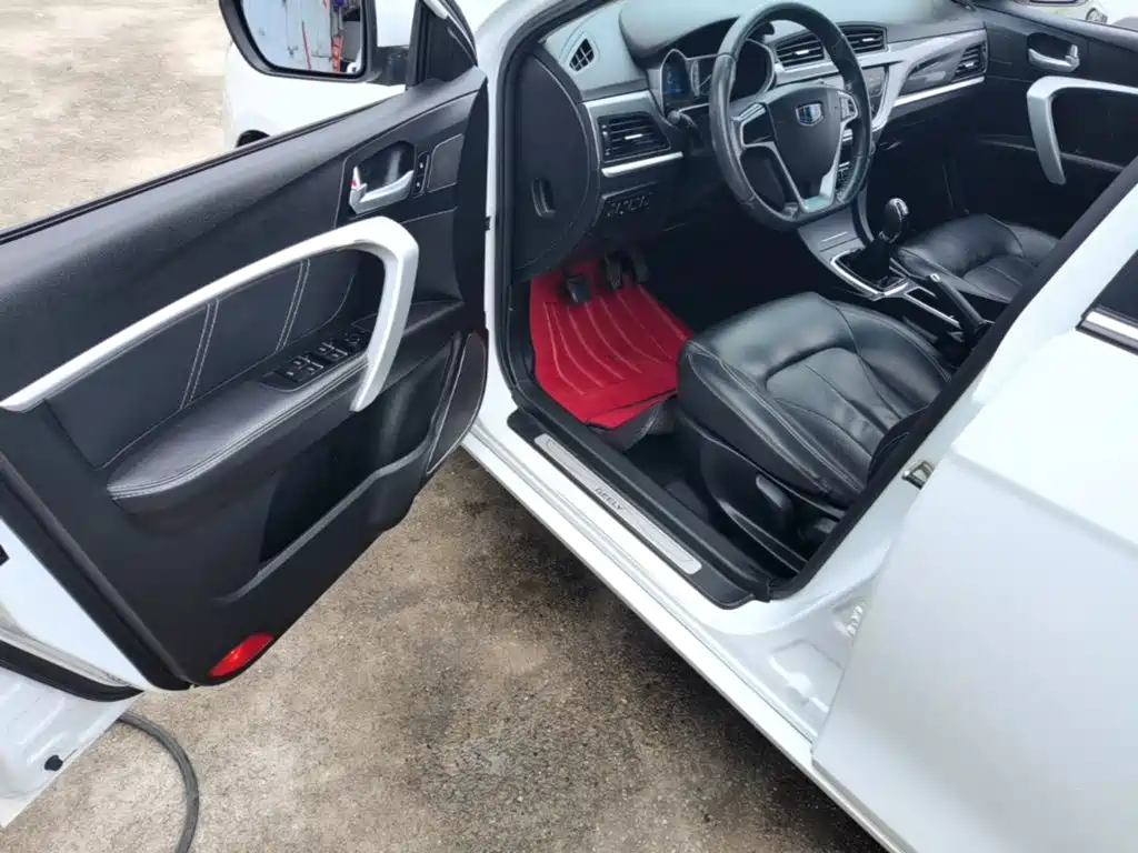 Фото 16 - Geely Emgrand