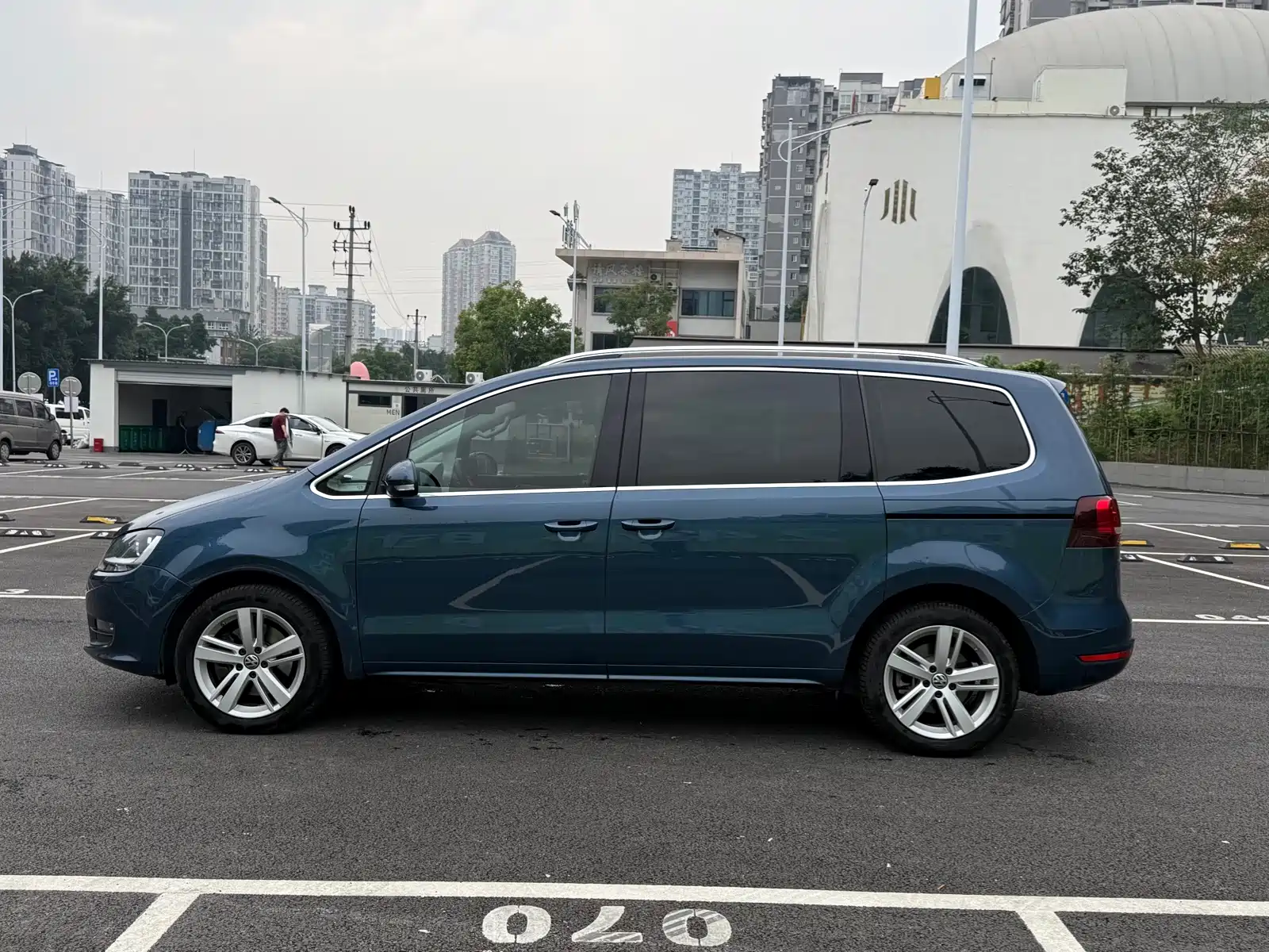 Фото 4 - Volkswagen Sharan