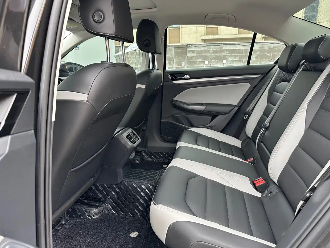 Volkswagen Bora 2023 280TSI DSG Prestige Edition фото 10