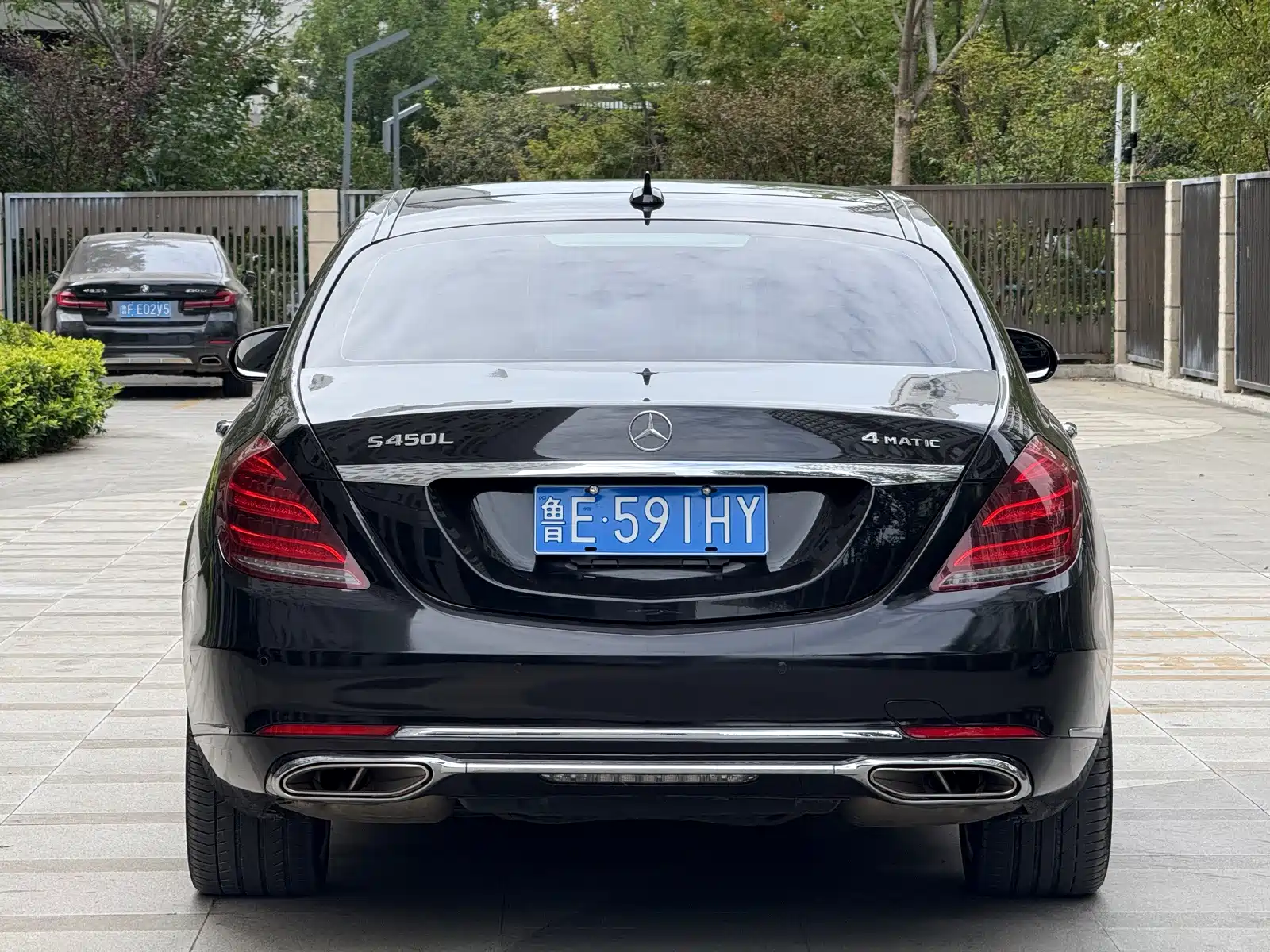 Photo 8 - Mercedes-Benz S-Class