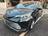 Photo 1 - Toyota Sienna