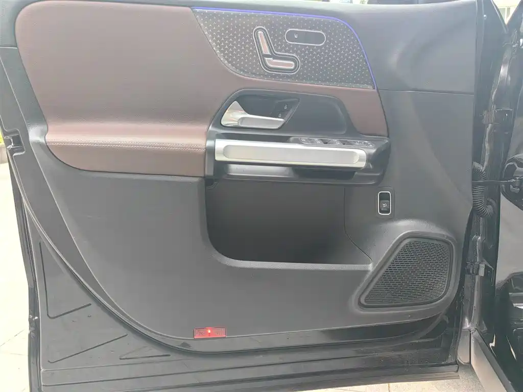 Mercedes-Benz GLB 2025 Model GLB 220 Fashion Style фото 15
