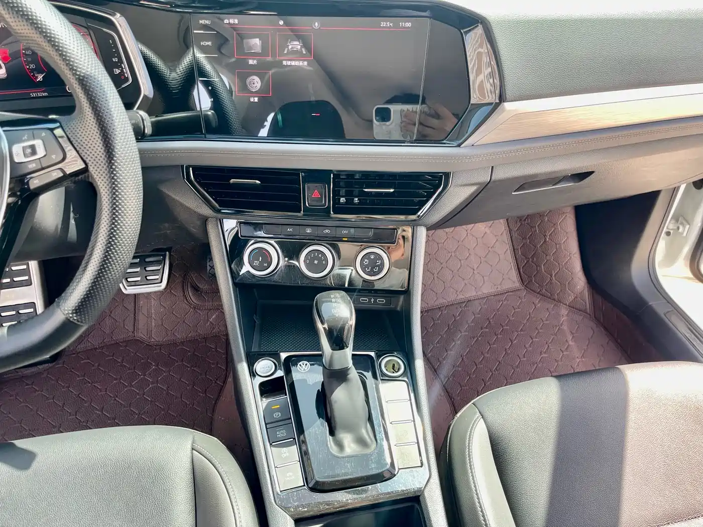 Volkswagen Sagitar 2022 280TSI DSG Surpassing Edition фото 13