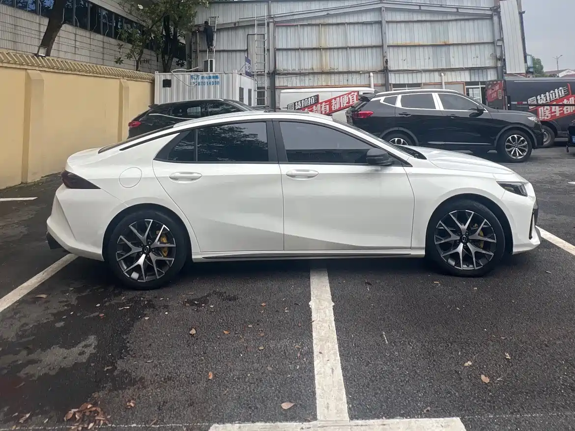 GAC Trumpchi Trumpchi Emkoo 2021 270T DCT J15 Edition фото 16