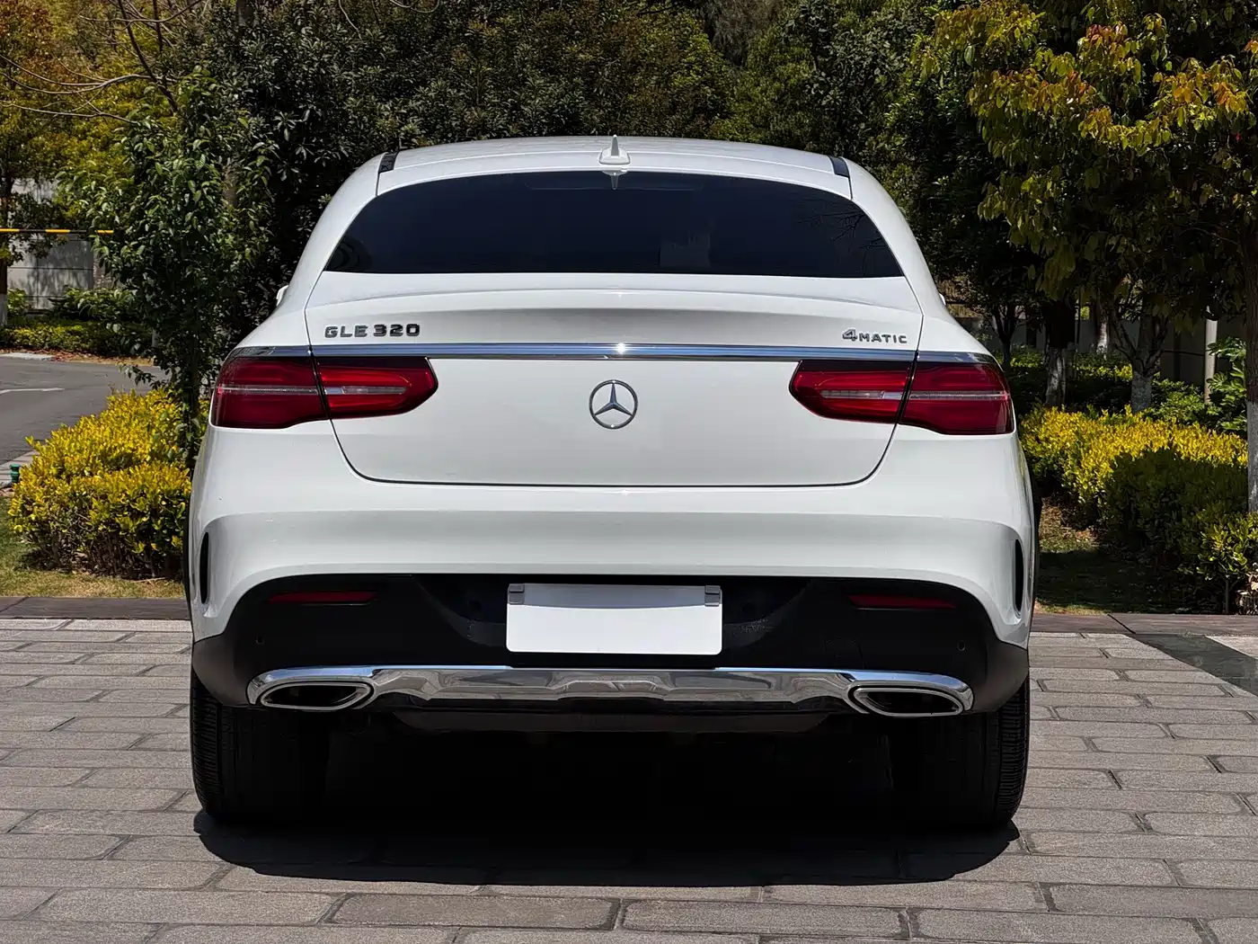 Mercedes-Benz GLE Coupe 2017 GLE 320 4MATIC Coupe SUV фото 6