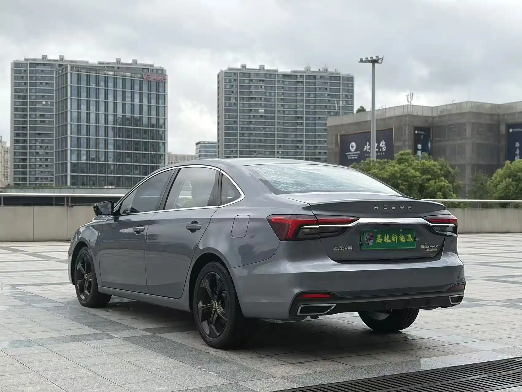 Фото 15 - Roewe i6 MAX EV