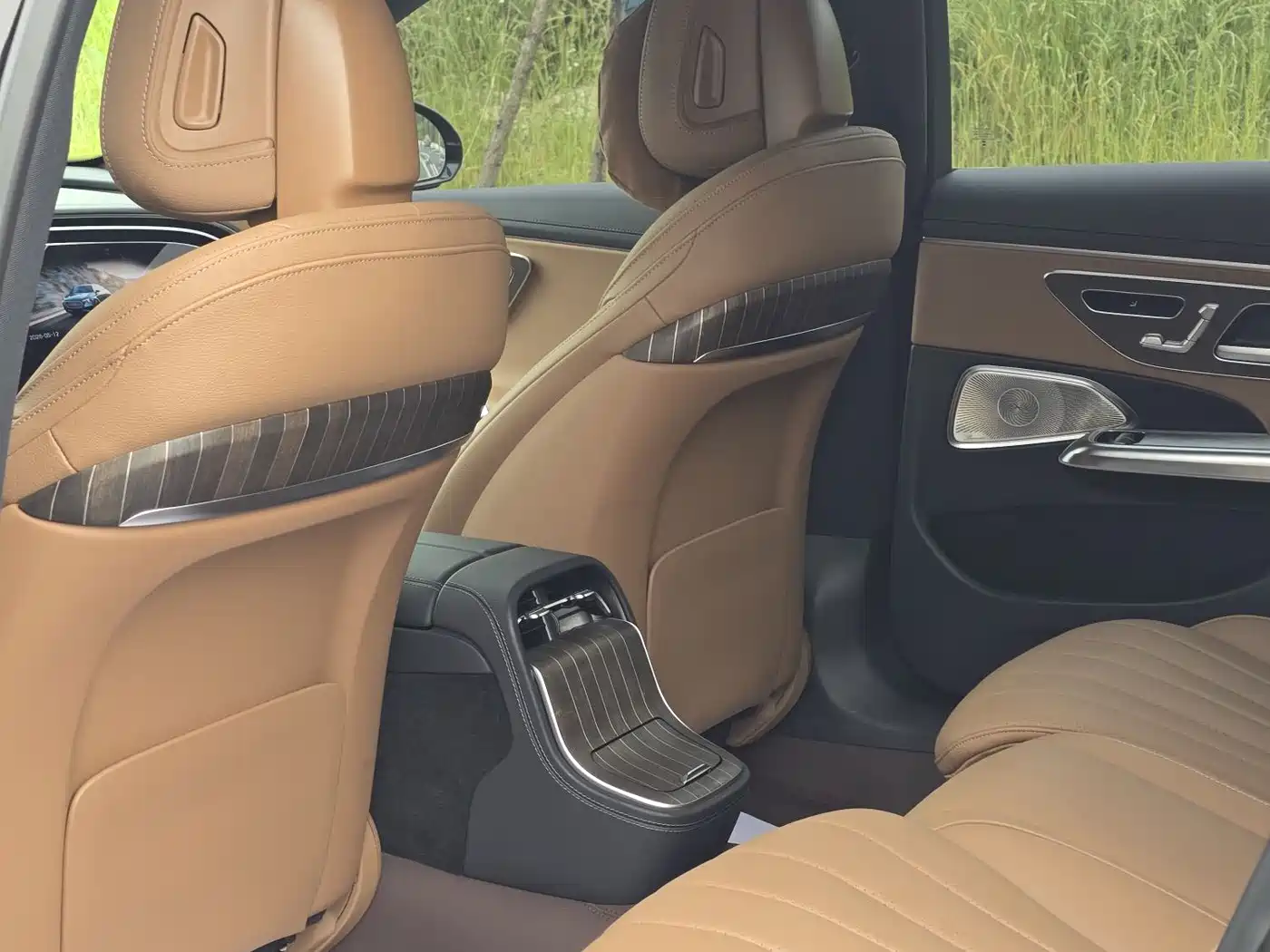 Mercedes-Benz E-Class 2025 E 300 L Luxury фото 10
