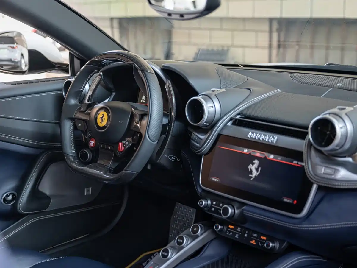 Ferrari GTC4Lusso 2017 2016 6.3L V12