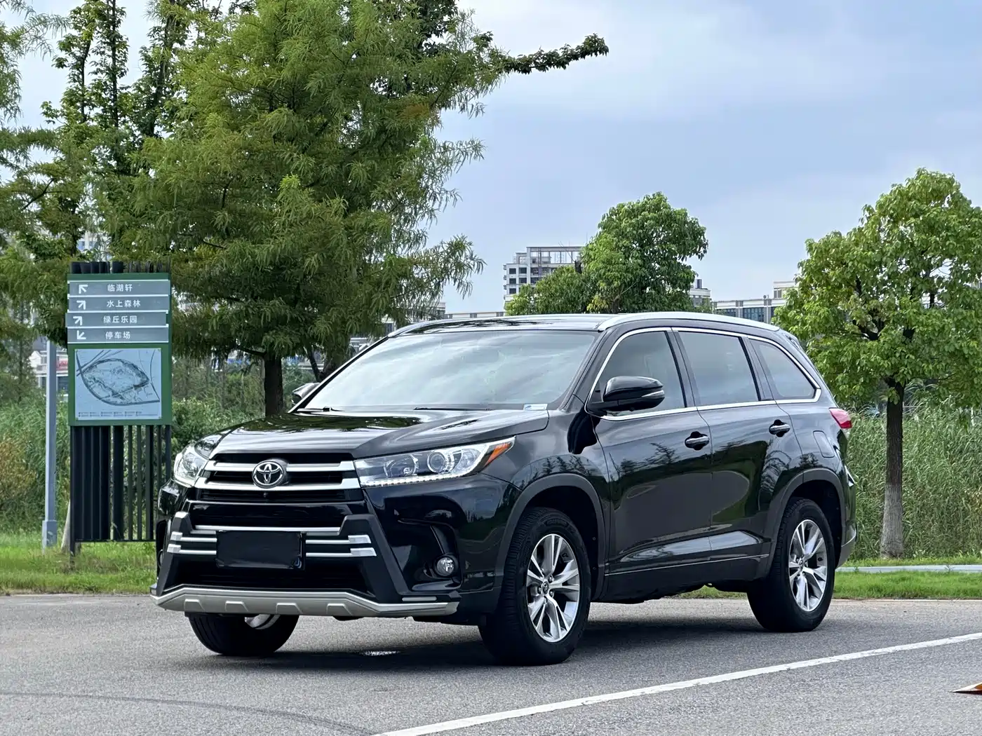 Фото 2 - Toyota Highlander