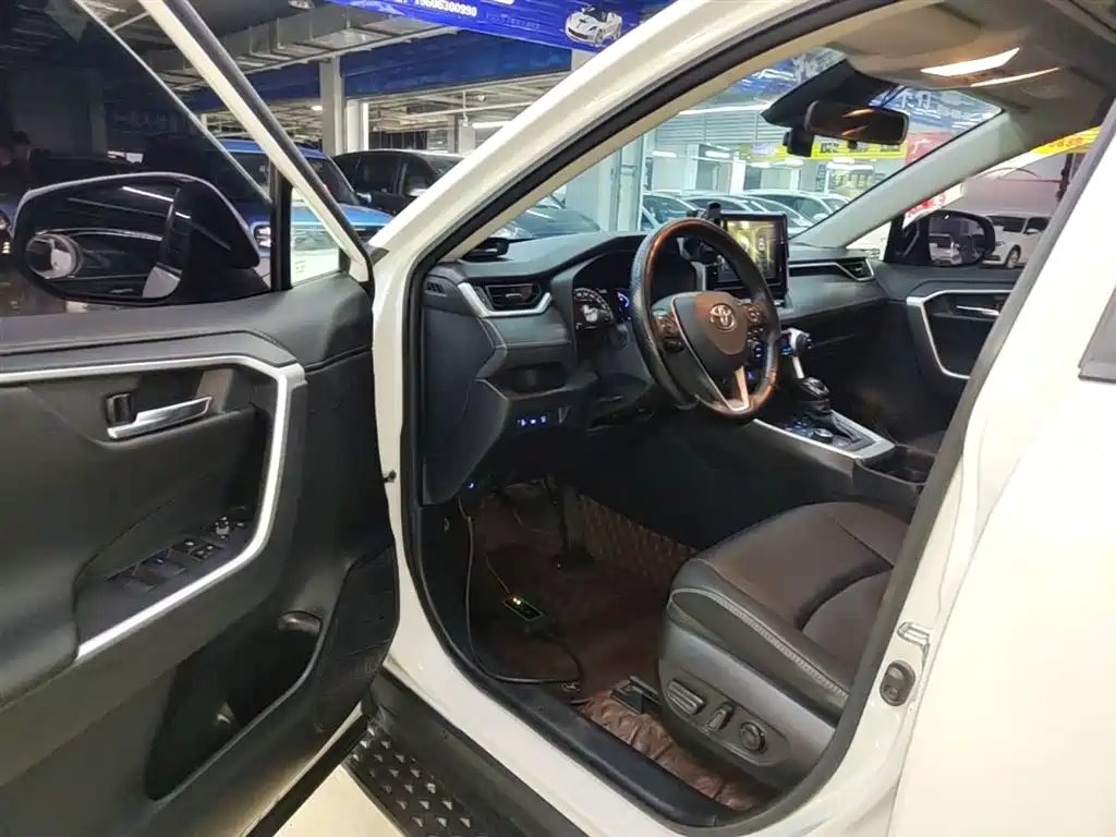 Toyota RAV4 Rongfang 2020 Hybrid 2.5L E-CVT 4WD Elite PLUS фото 16