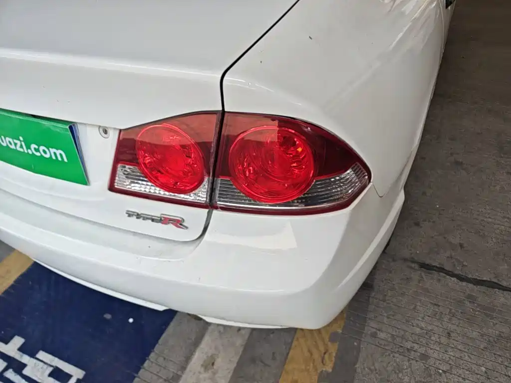 CIIMO CIIMO 2015 2015 1.8L Manual Comfort Edition