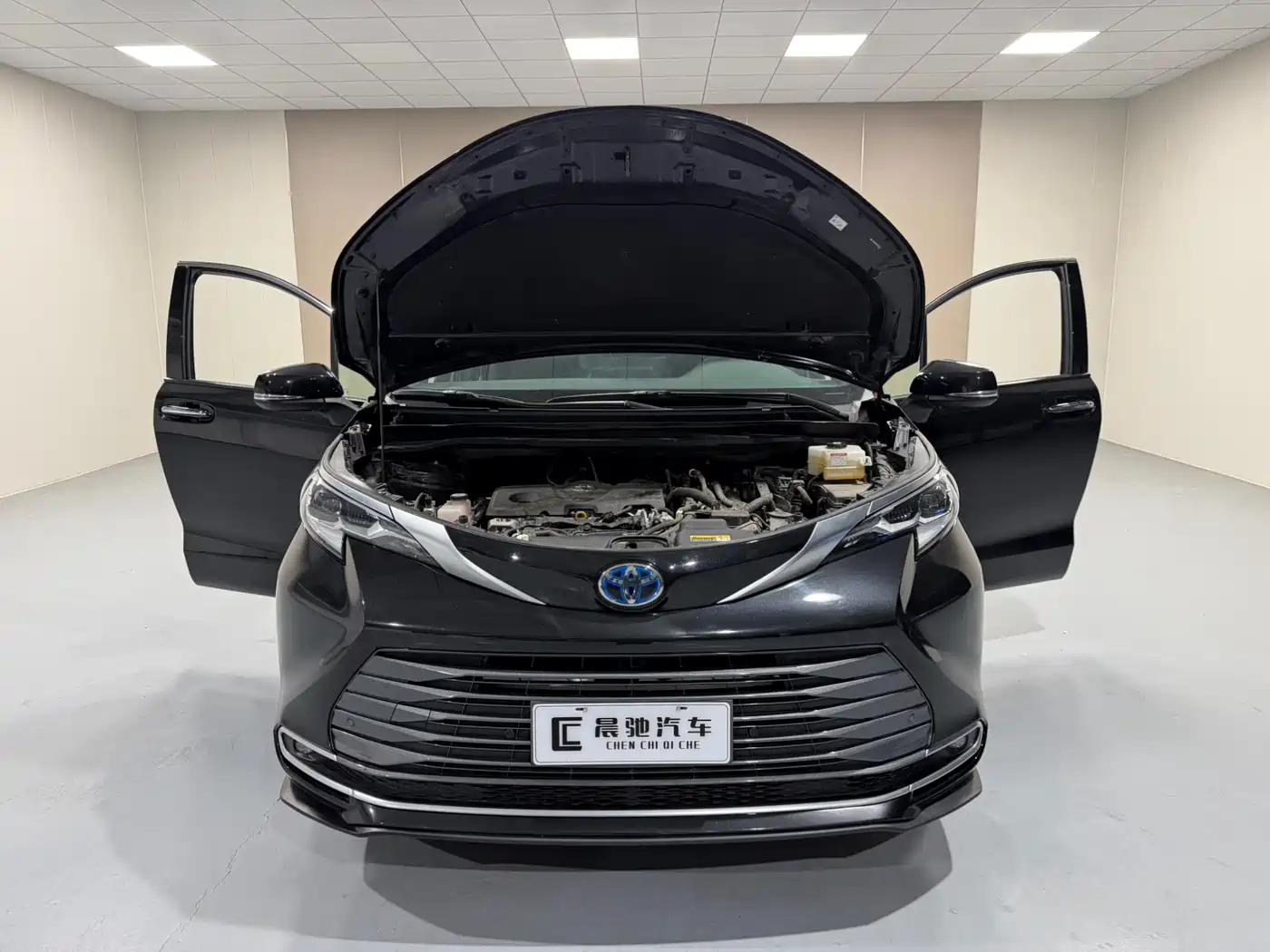 Toyota Sienna 2021 2.5L Hybrid Premium Edition фото 15
