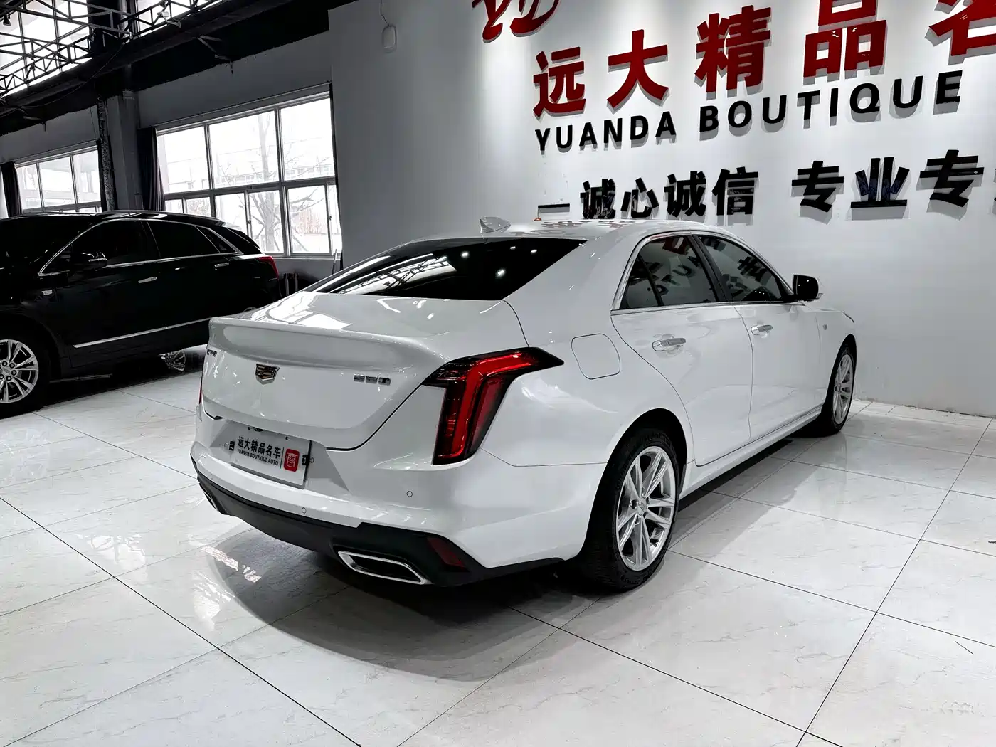 CADILLAC CT4
