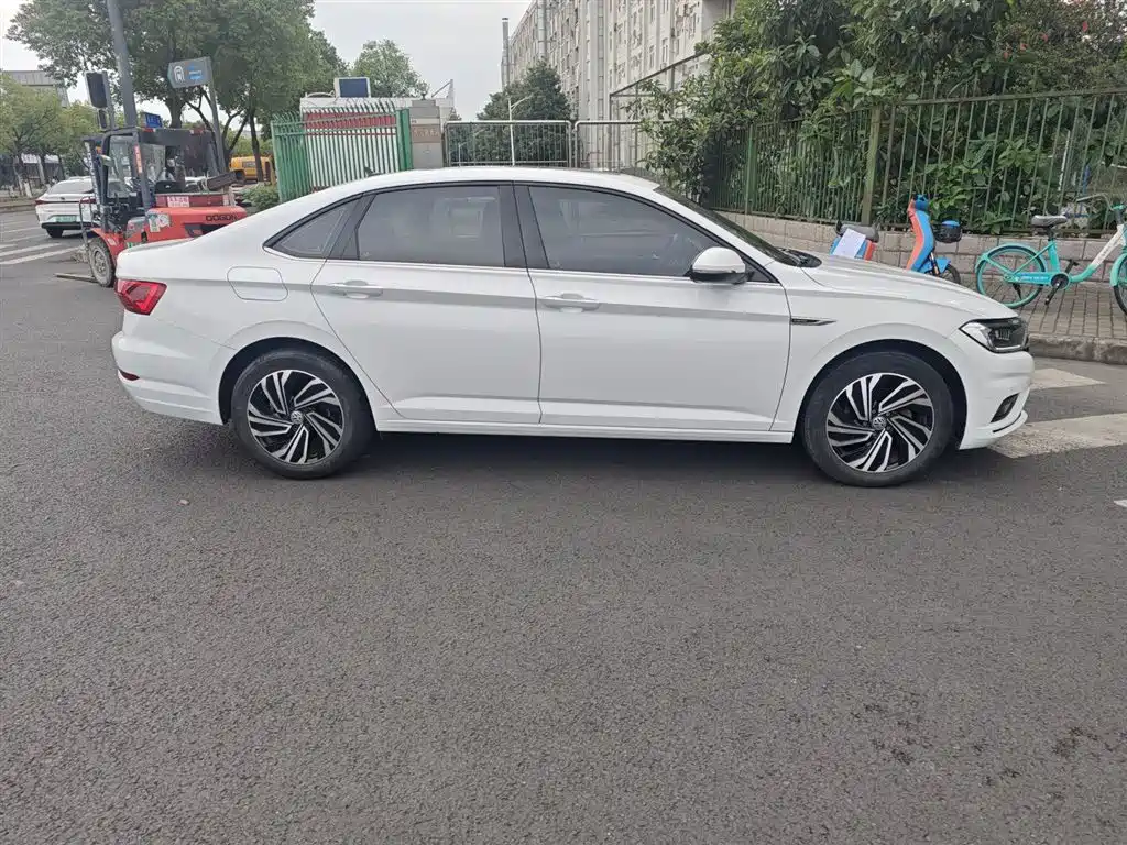 Volkswagen Sagitar 2021 280TSI DSG Surpassing Edition фото 13