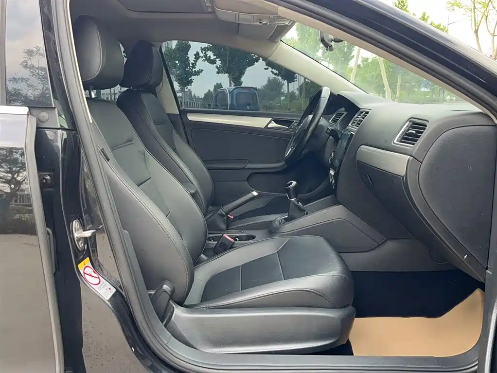 Volkswagen Sagitar 2014 1.6L Manual Comfort фото 17