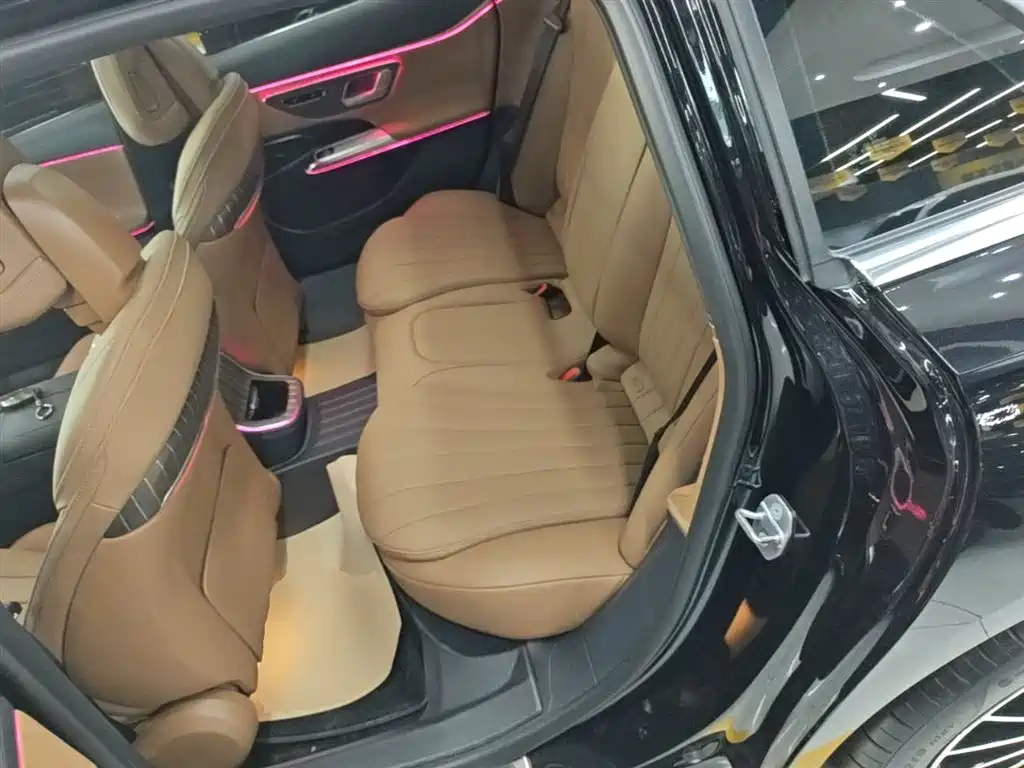 Mercedes-Benz E-Class 2024 E 300 L Fashion фото 17