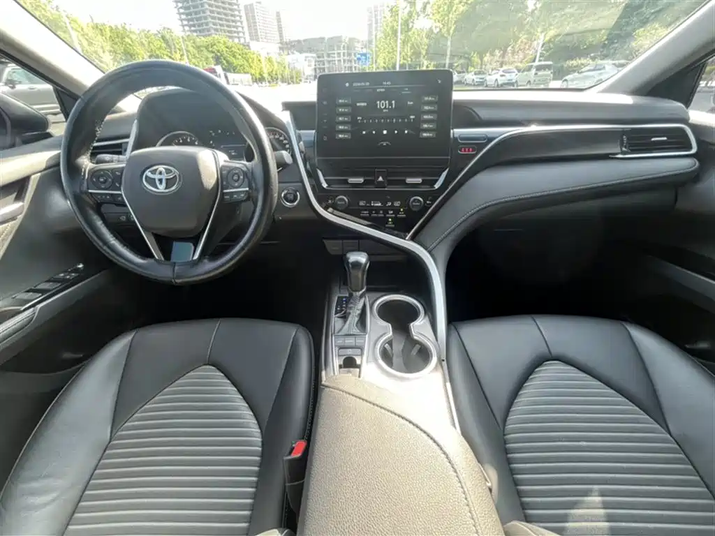 Toyota Camry 2023 2.0S Knight Edition фото 8