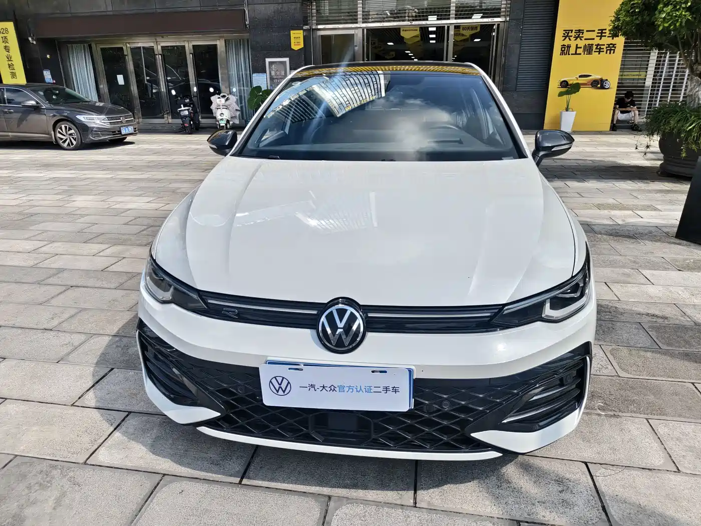 Volkswagen Golf 2025 2025 Facelift 300TSI R-Line