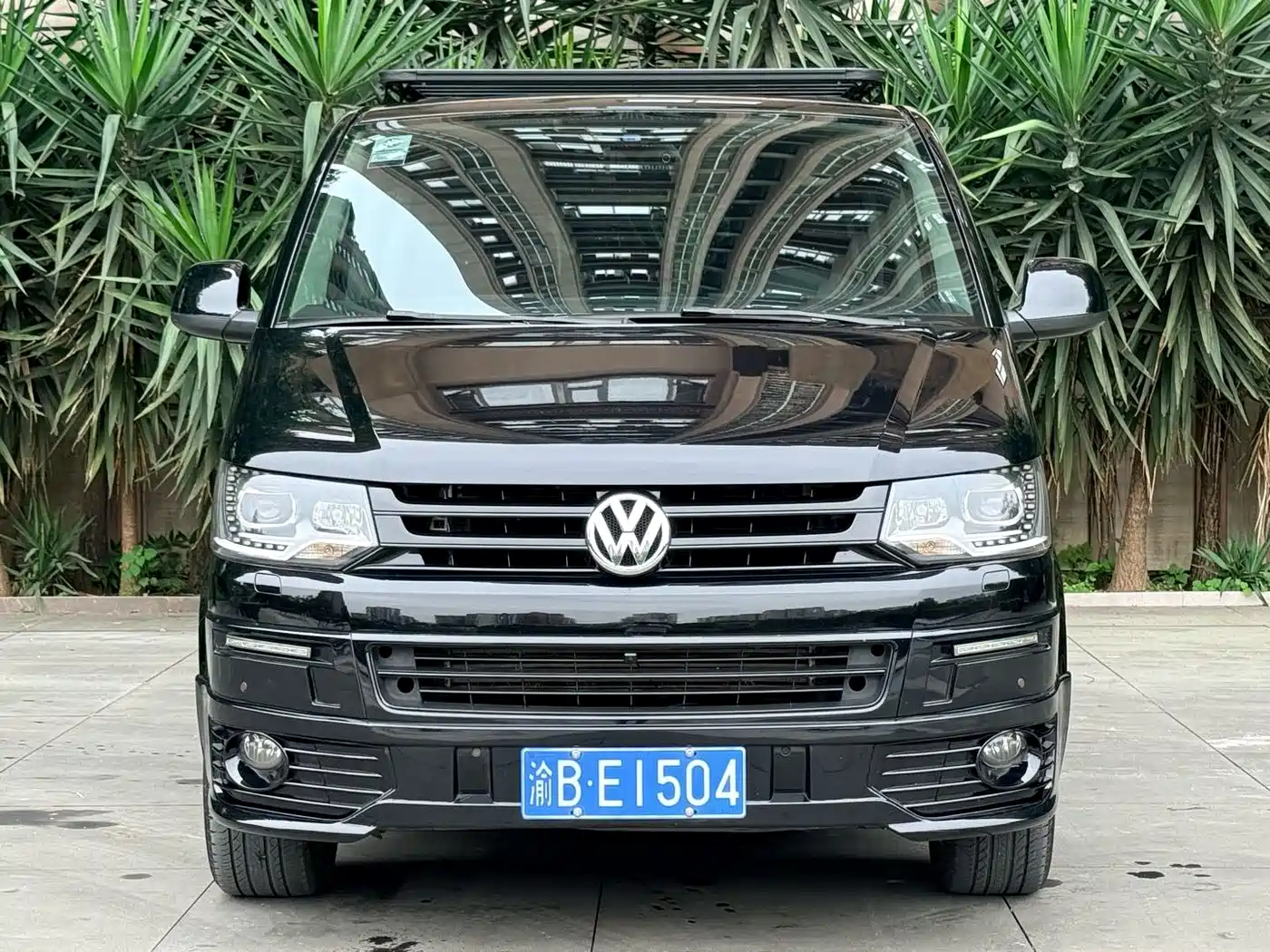 Фото 2 - Volkswagen Multivan