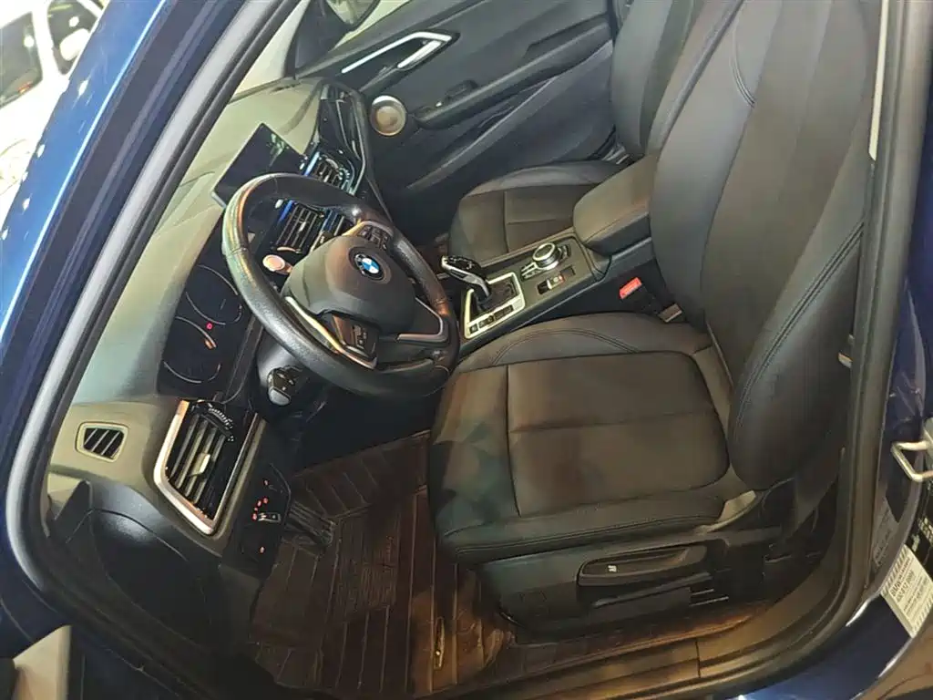 BMW 1-SERIES