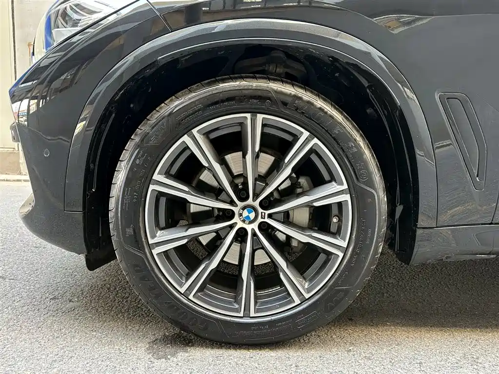 BMW X5 (Import) 2020 xDrive30i M Sport Package фото 6