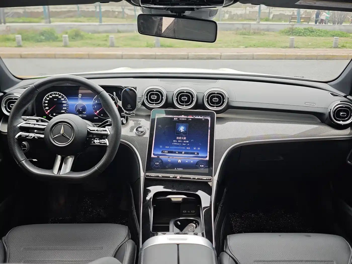 Mercedes-Benz C-Class 2024 C 260 L Night Edition Sport фото 12