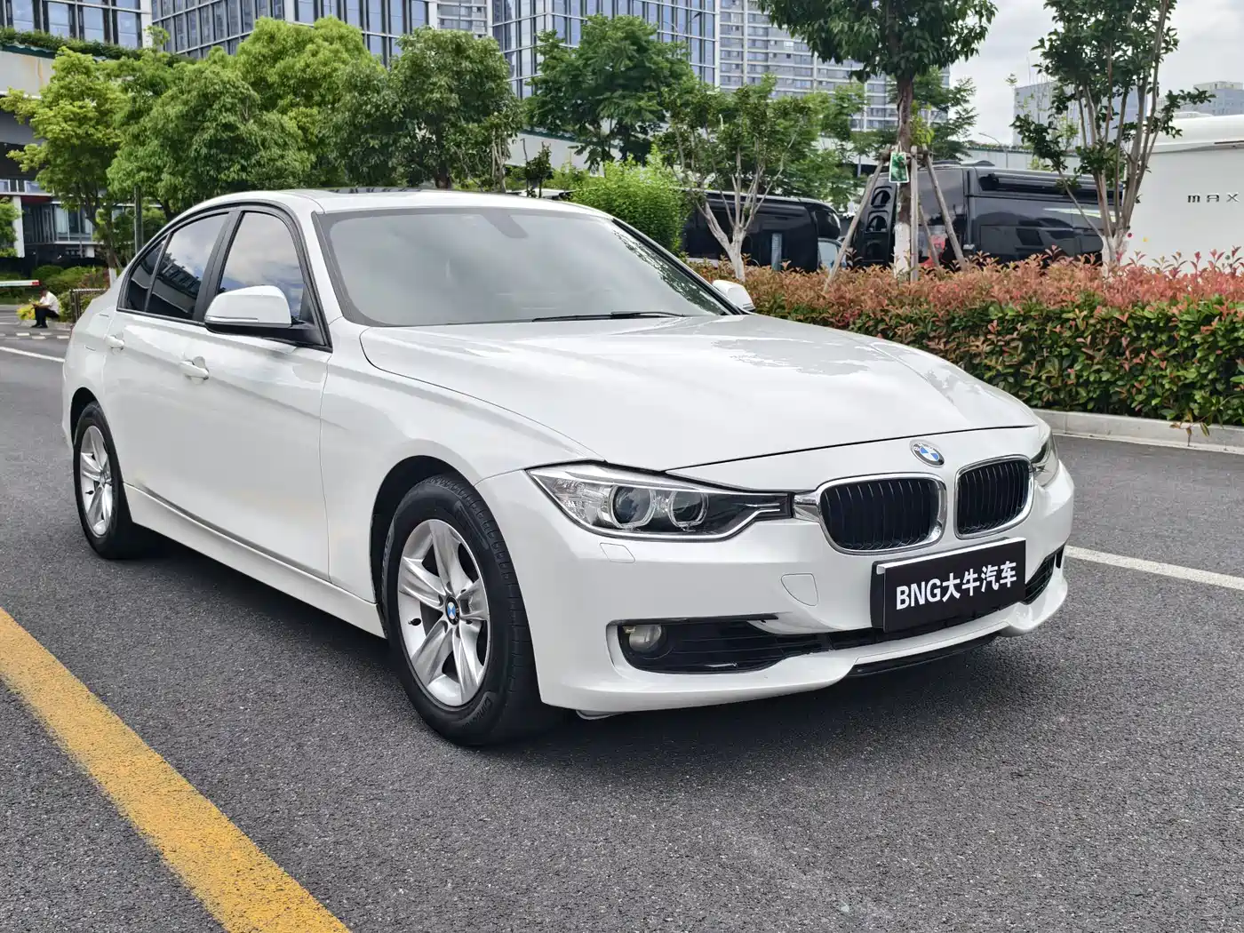 BMW 3 Series 2013 320i Sport Line фото 3