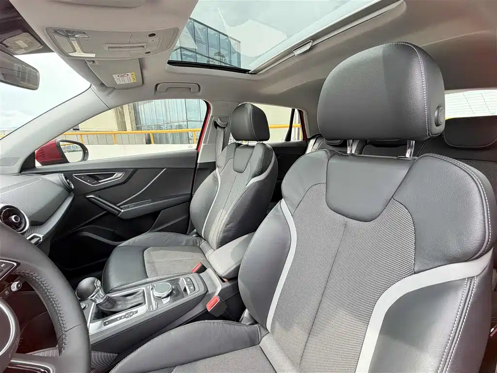 Фото 16 - Audi Q2L e-tron