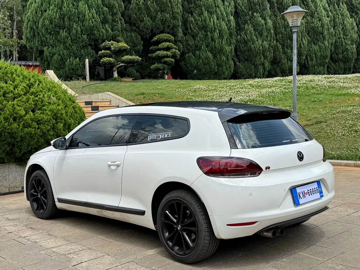 Volkswagen Scirocco 2011 2.0TSI Luxury фото 3