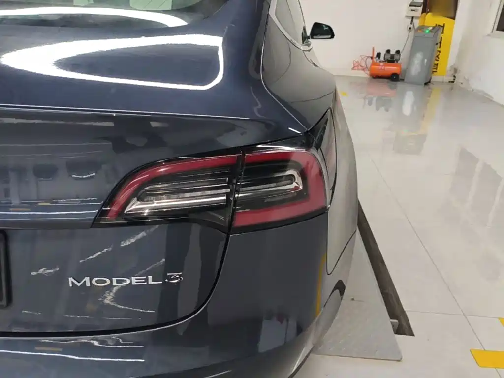 Photo 8 - Tesla Model 3 (Import)