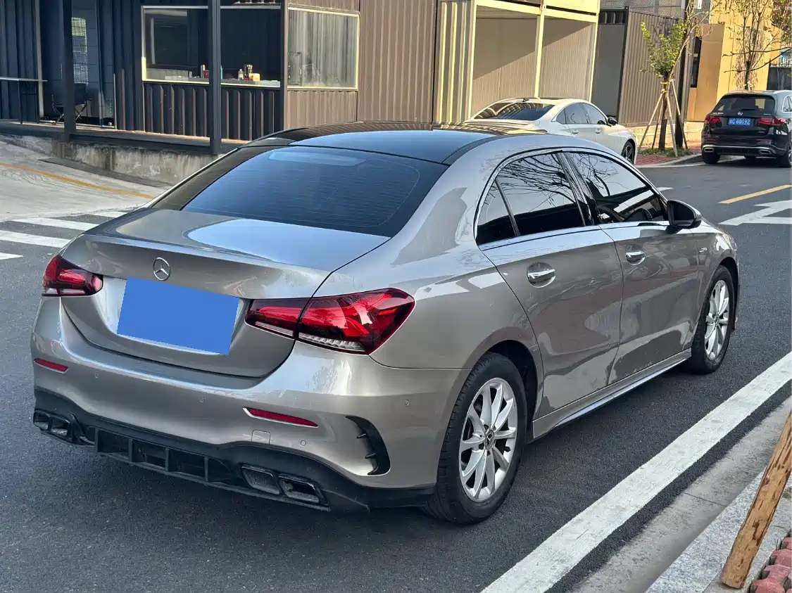 Mercedes-Benz A-Class 2019 A 200 L Sport Sedan фото 7