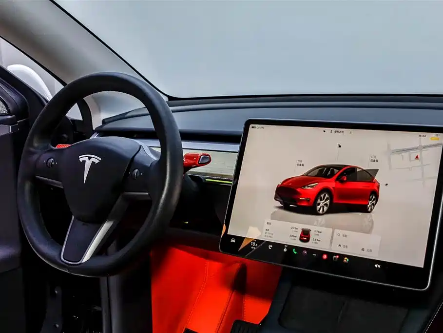 TESLA MODEL Y