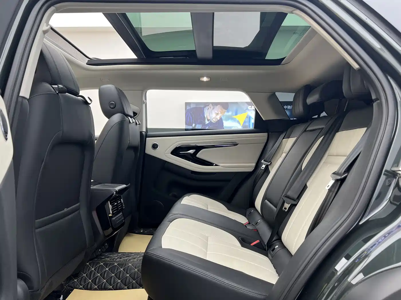 Land Rover Range Rover Evoque 2024 2023 Range Rover Evoque L 249PS Luxury Edition