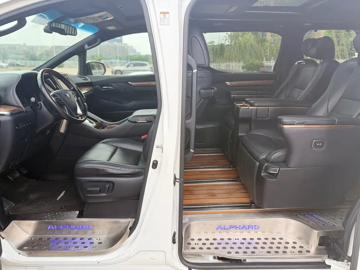 Toyota Alphard 2015 3.5L Premium Edition фото 7