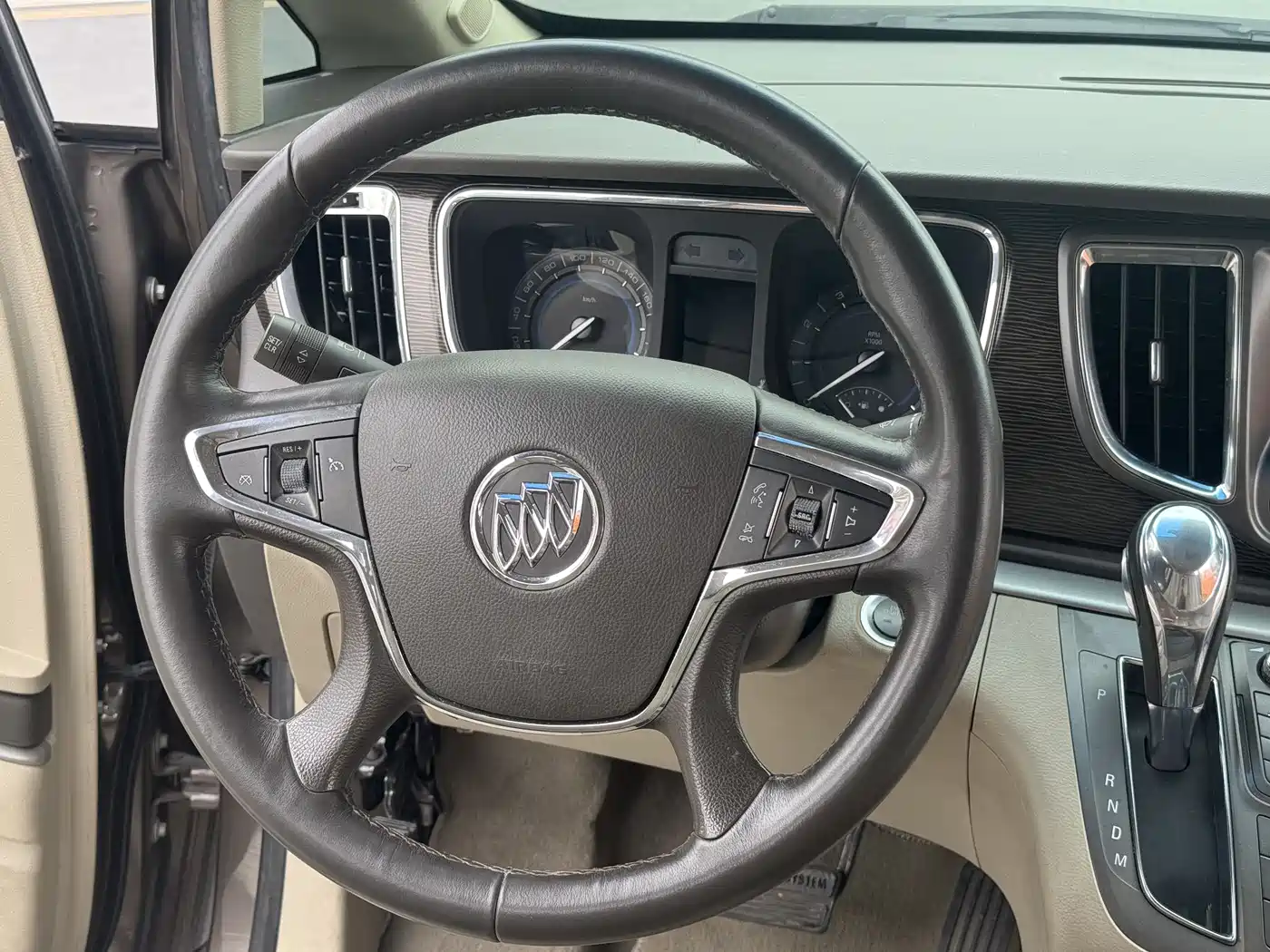 Buick GL8 2011 2.4L LT Luxury Business Executive фото 25