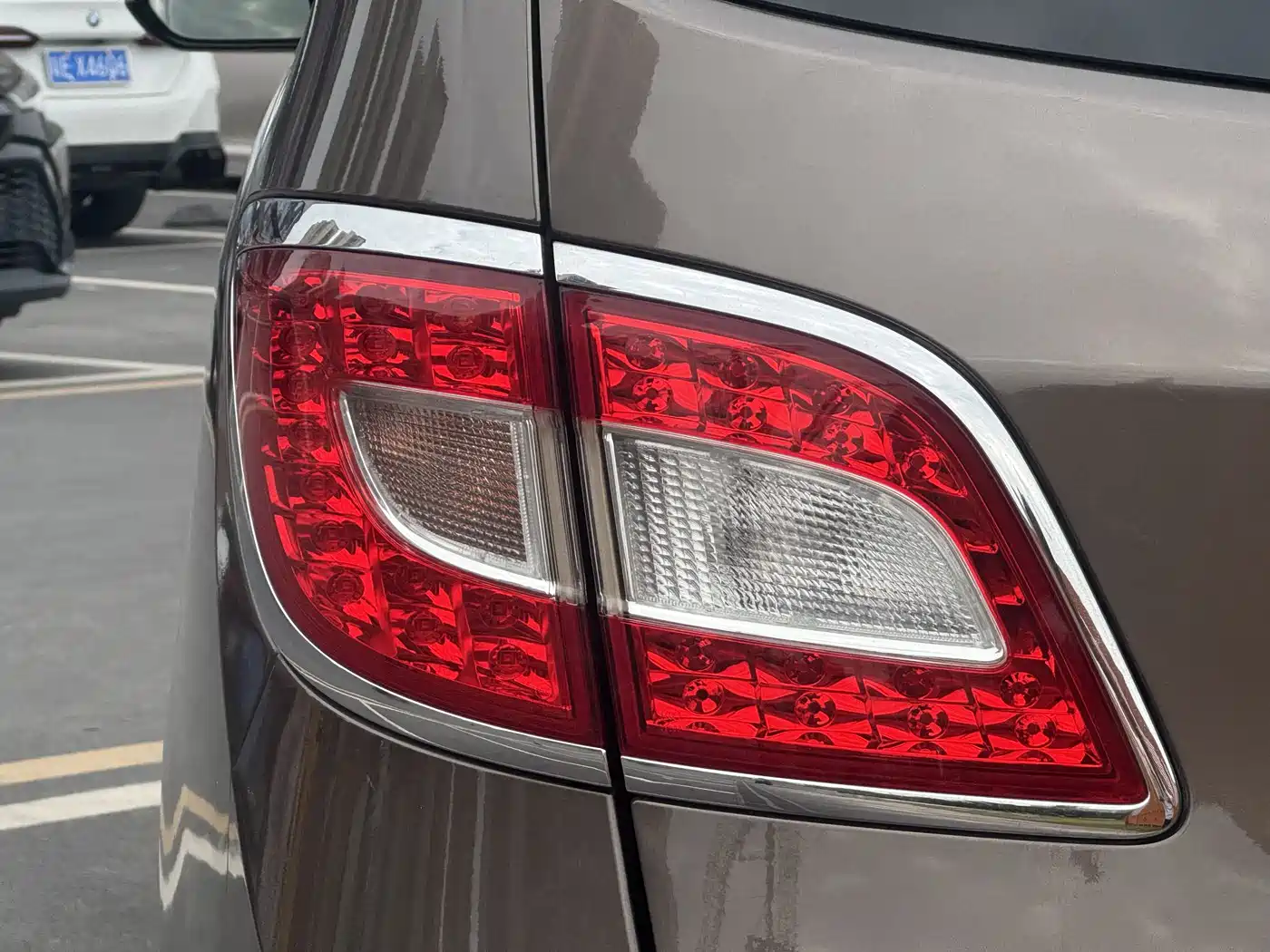 Buick GL8 2011 2.4L LT Luxury Business Executive фото 11