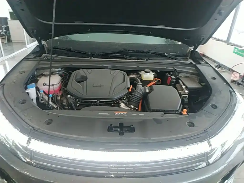 Geely Galaxy Galaxy A7 2025 EM-i 150km Explorer+ Edition фото 16
