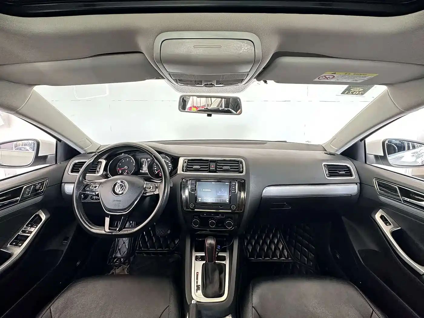 Volkswagen Sagitar 2018 280TSI DSG Spark Edition фото 6