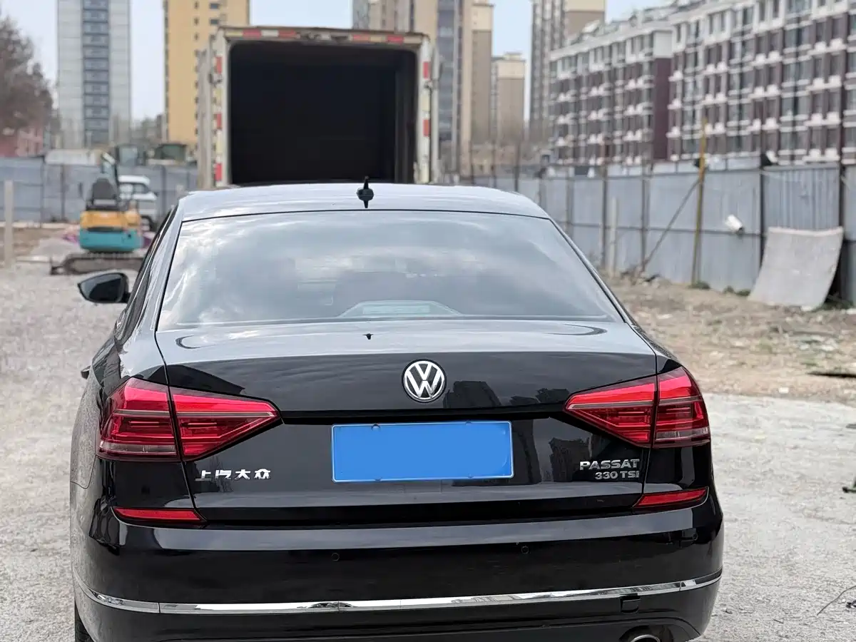 Volkswagen Passat 2017 330TSI DSG Prestige фото 5