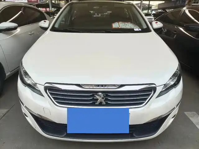 PEUGEOT 308S